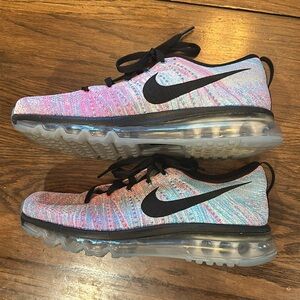 LIKE NEW Nike Flyknit Max Size 10.5 Sneakers